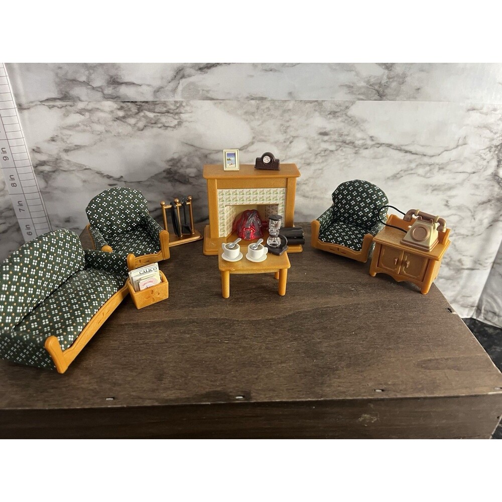 Calico Critters / Sylvanian  Living Room Set by Epoch – Light-Up Fireplace WORKS